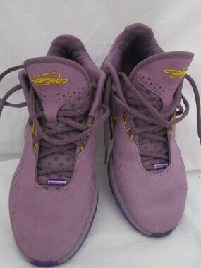 US Size 10 Nike purple Air Zoom Sneaker-(Nike LeBron 21 'Purple Rain)